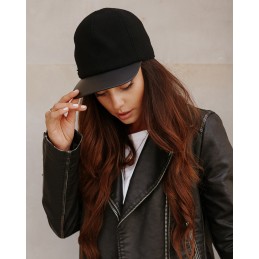 Wełniana czapka z daszkiem LGK119