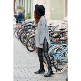 Sweter z rozcięciami po boku LS309