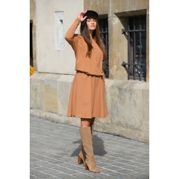 Bawełniana sukienka z guziczkami z tyłu L347