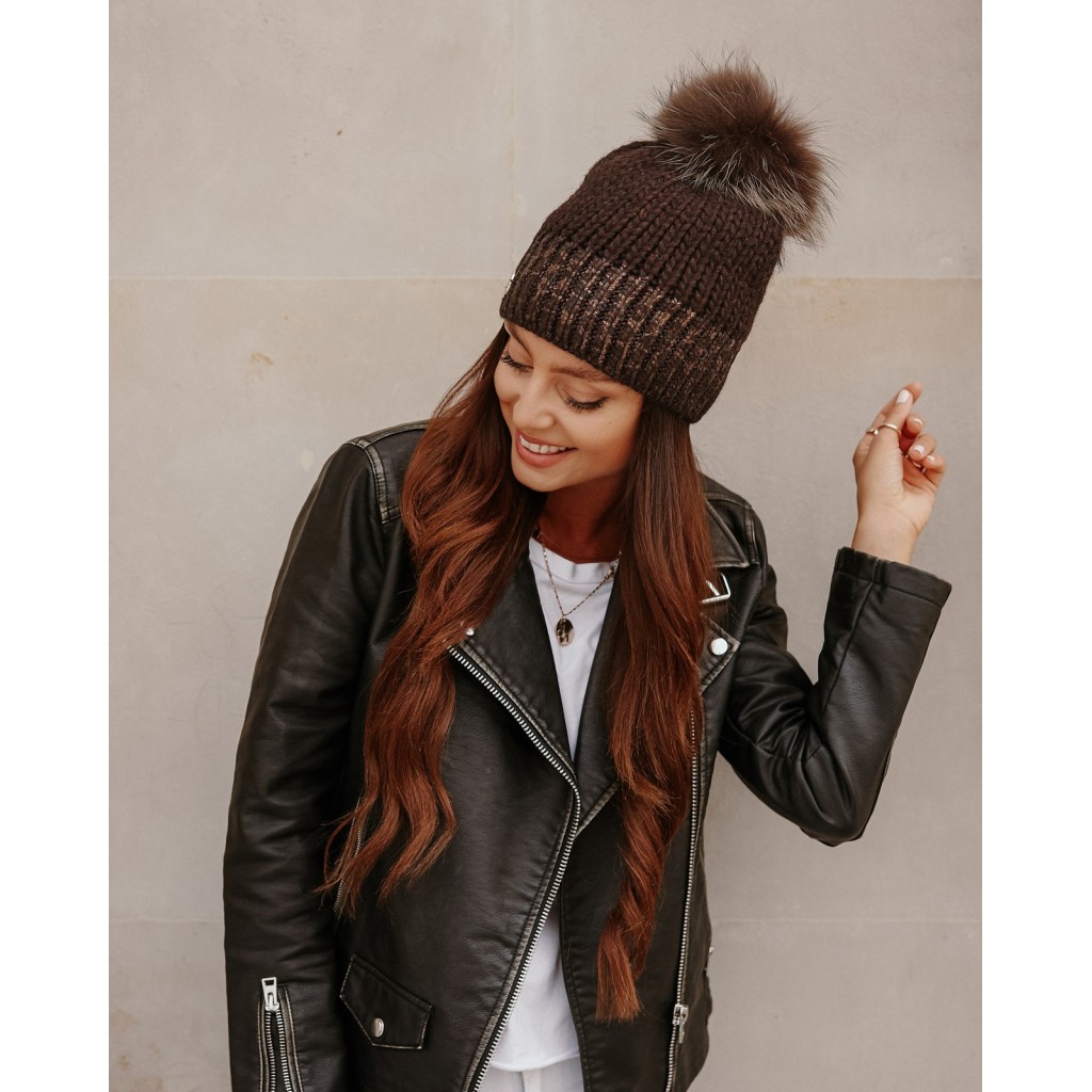 Czapka z pomponem w delikatną panterkę LGK125