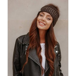 Czapka z pomponem w delikatną panterkę LGK125