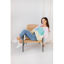 Oversizowy sweter w paski w pastelowych kolorach LS279