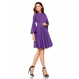 Zjawiskowa sukienka z rozszerzanymi rękawami L277